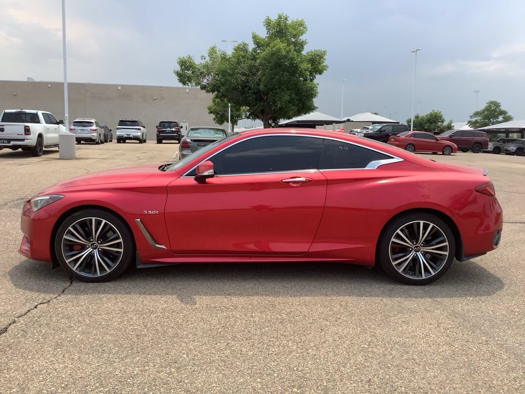 Used 2017 INFINITI Q60 Red Sport 400 AWD/4WD image 7