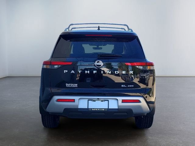 New 2025 Nissan Pathfinder SL image 4
