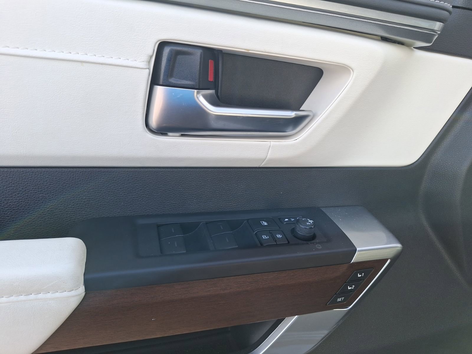 Used 2024 Toyota Sequoia Capstone image 17