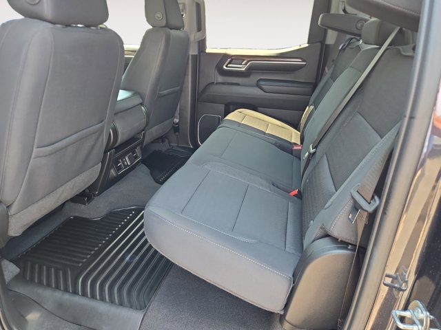 Used 2023 Chevrolet Silverado 1500 LT AWD/4WD image 14