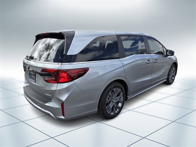 New 2026 Honda Odyssey Touring image 4