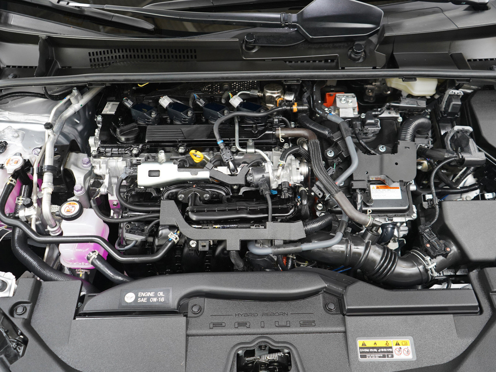 Used 2025 Toyota Prius LE image 30