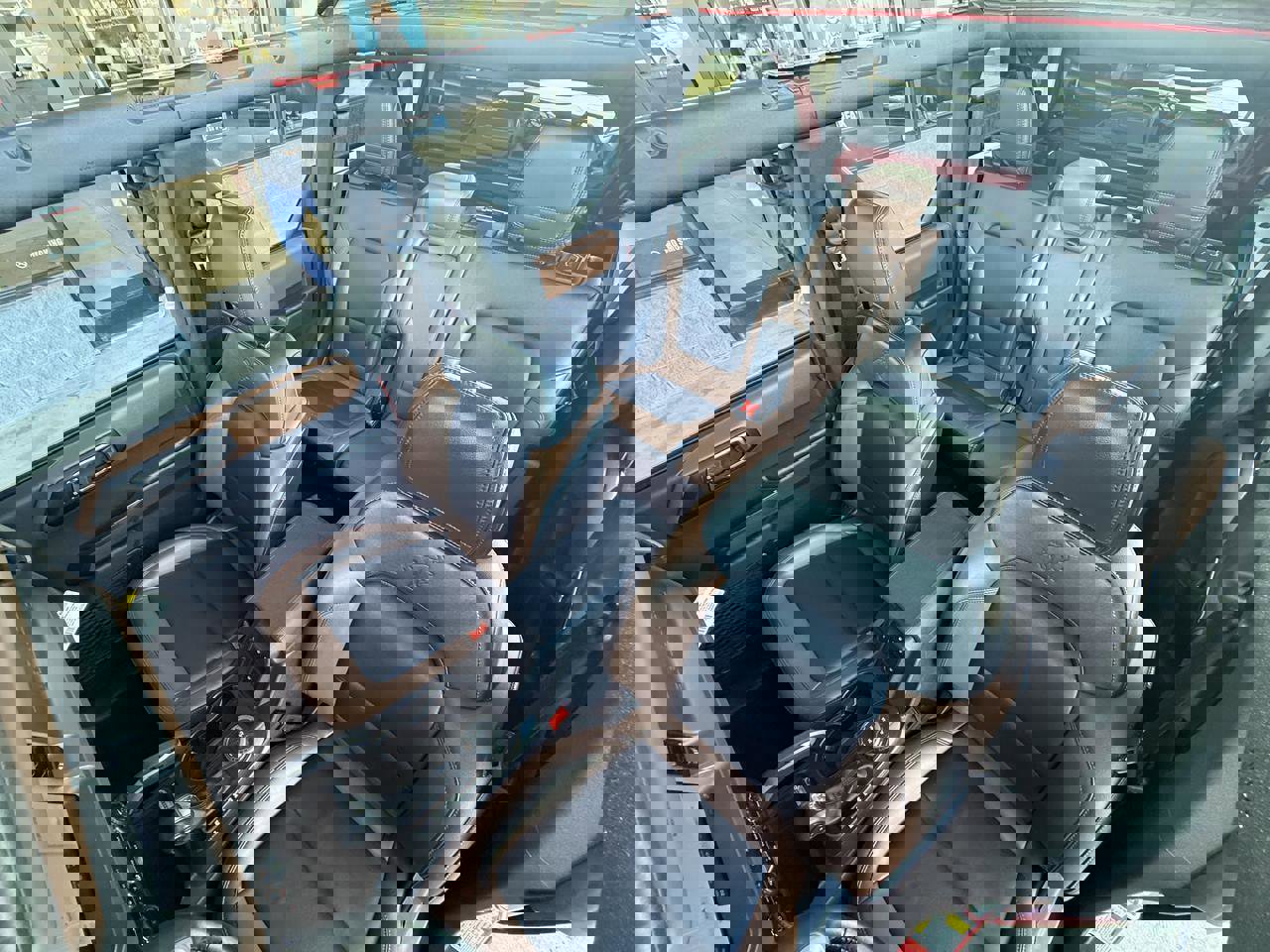 Used 2024 Ford Bronco Outer Banks w/ Sasquatch Package image 14