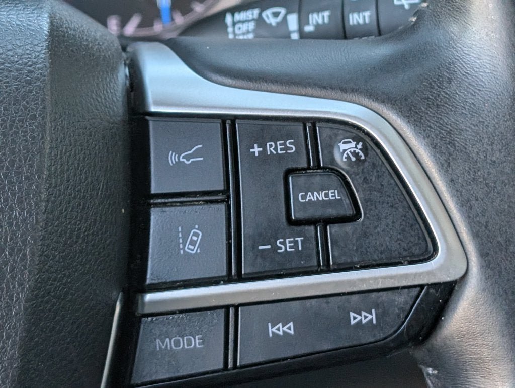 Certified 2022 Toyota Highlander XLE AWD/4WD image 15