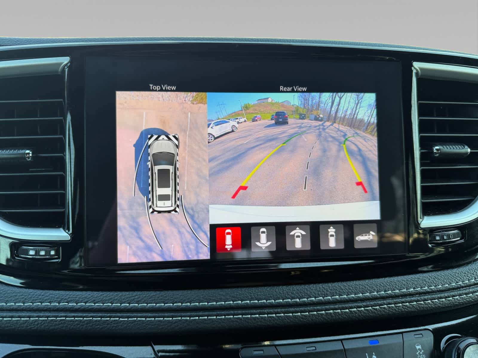 Used 2024 Chrysler Pacifica Limited image 20