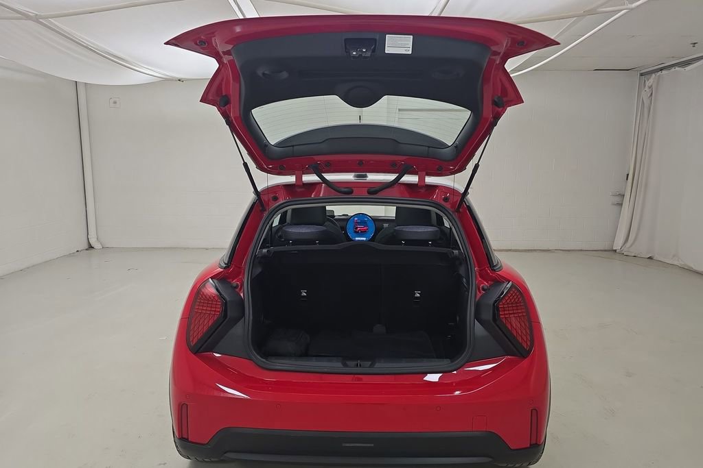 Certified 2025 MINI Cooper 2-Door Hardtop image 26