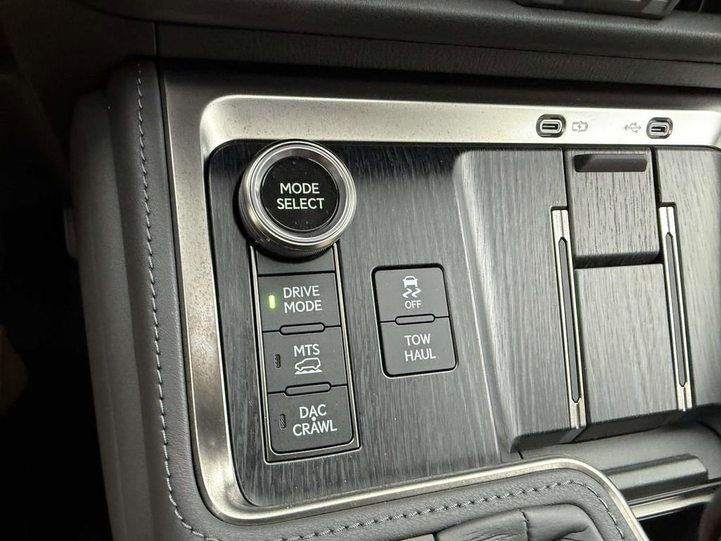 Used 2025 Lexus GX 550 Overtrail+ w/ Mark Levinson an image 22