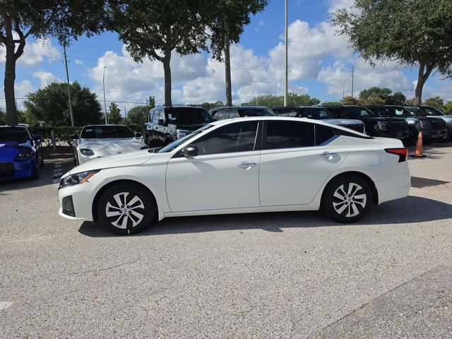 Certified 2025 Nissan Altima 2.5 S FWD image 5