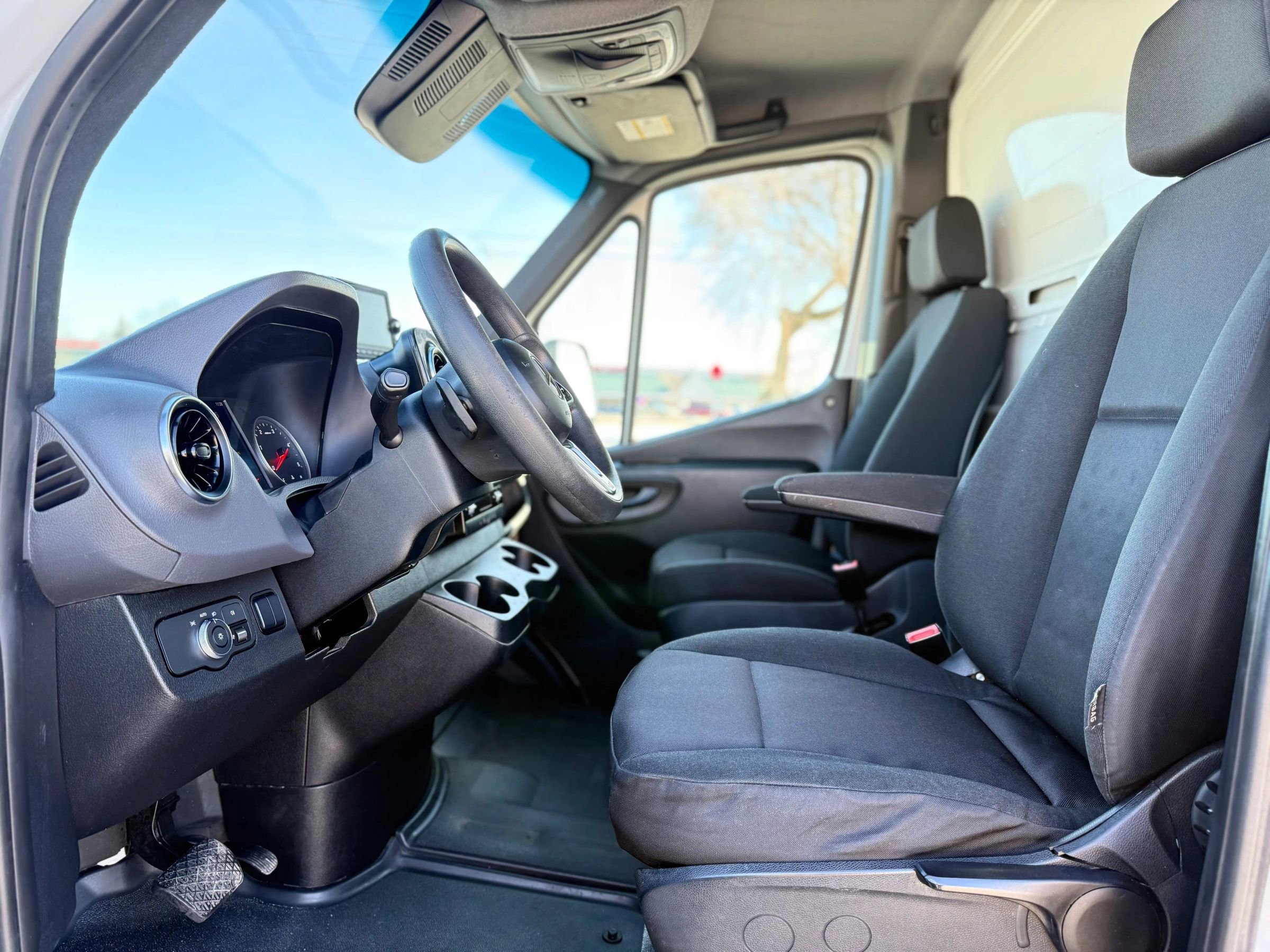 Used 2019 Mercedes-Benz Sprinter 170 w/ Chrome Grille Package image 12