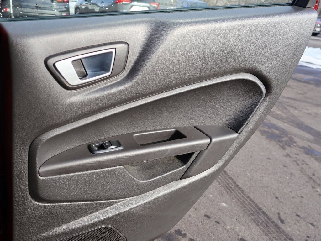 Used 2014 Ford Fiesta SE image 14