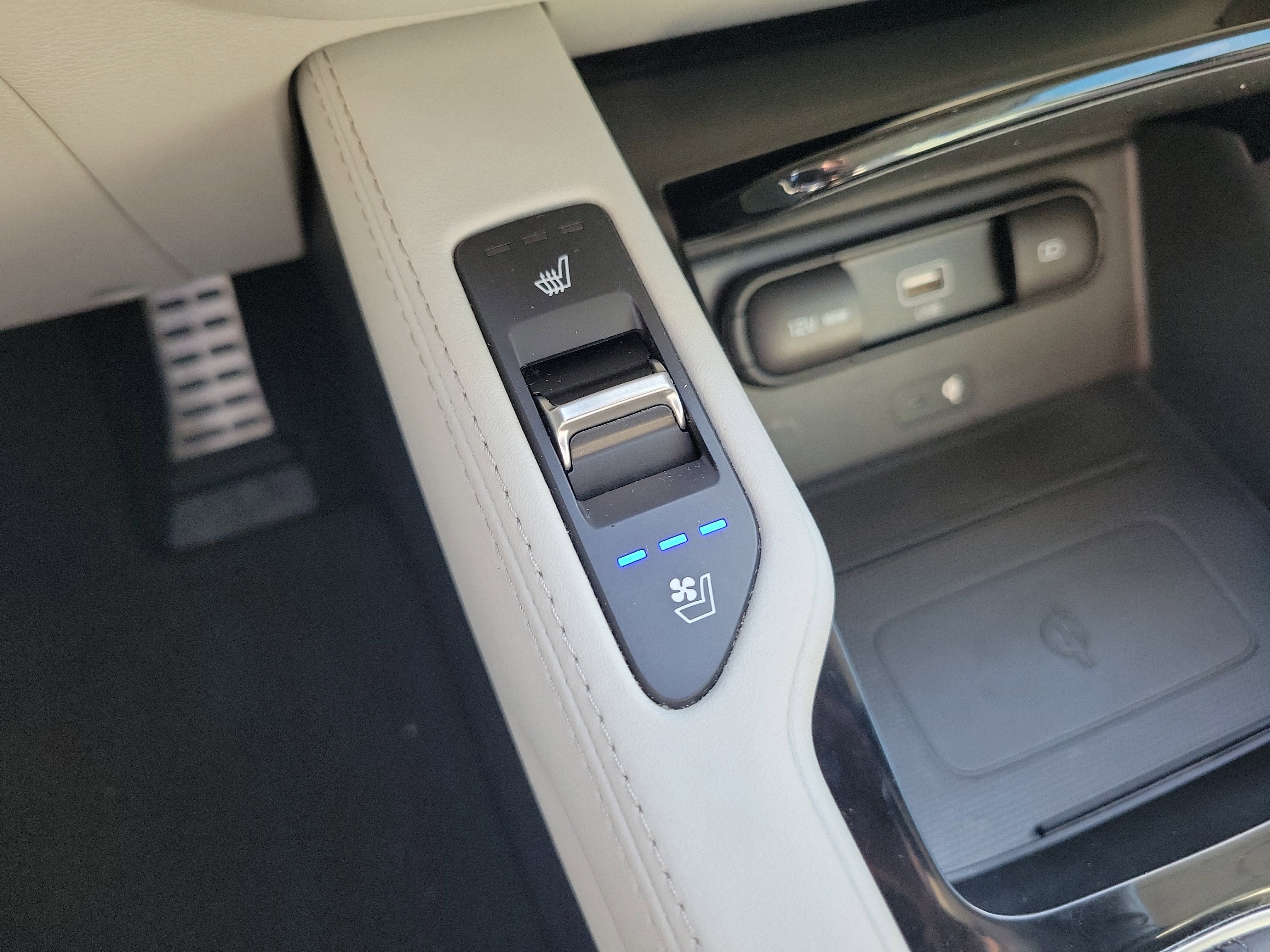 Used 2020 Kia Telluride SX w/ SX Prestige Package image 37