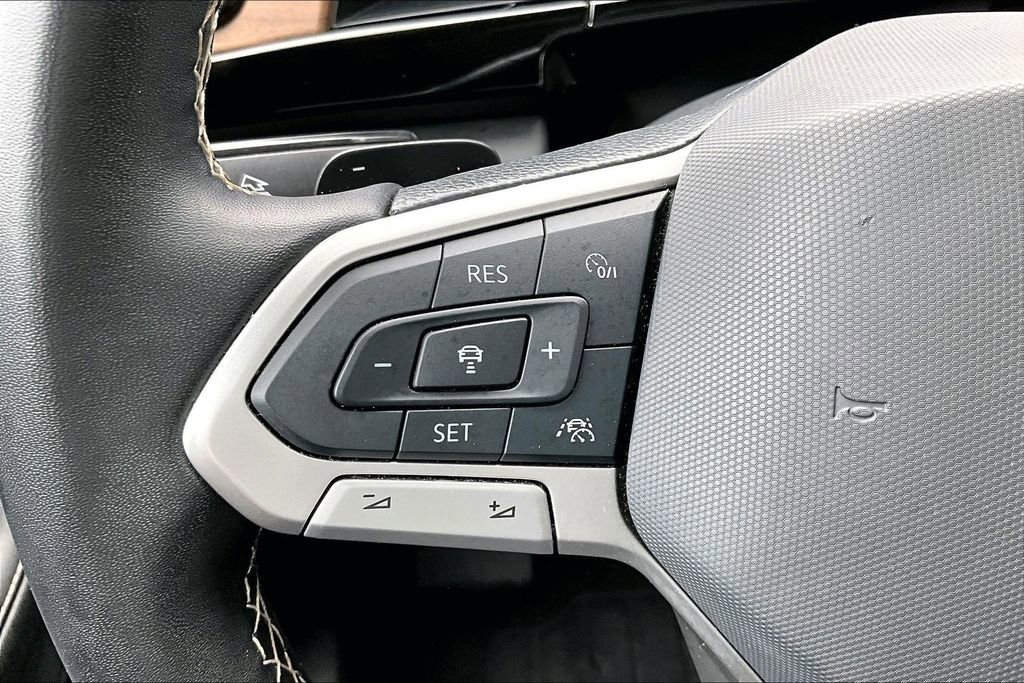 Used 2024 Volkswagen Atlas SE image 11