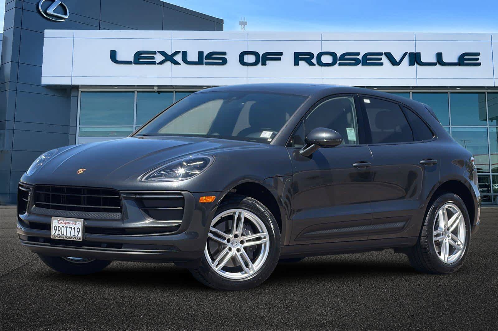 Used 2022 Porsche Macan AWD/4WD image 1