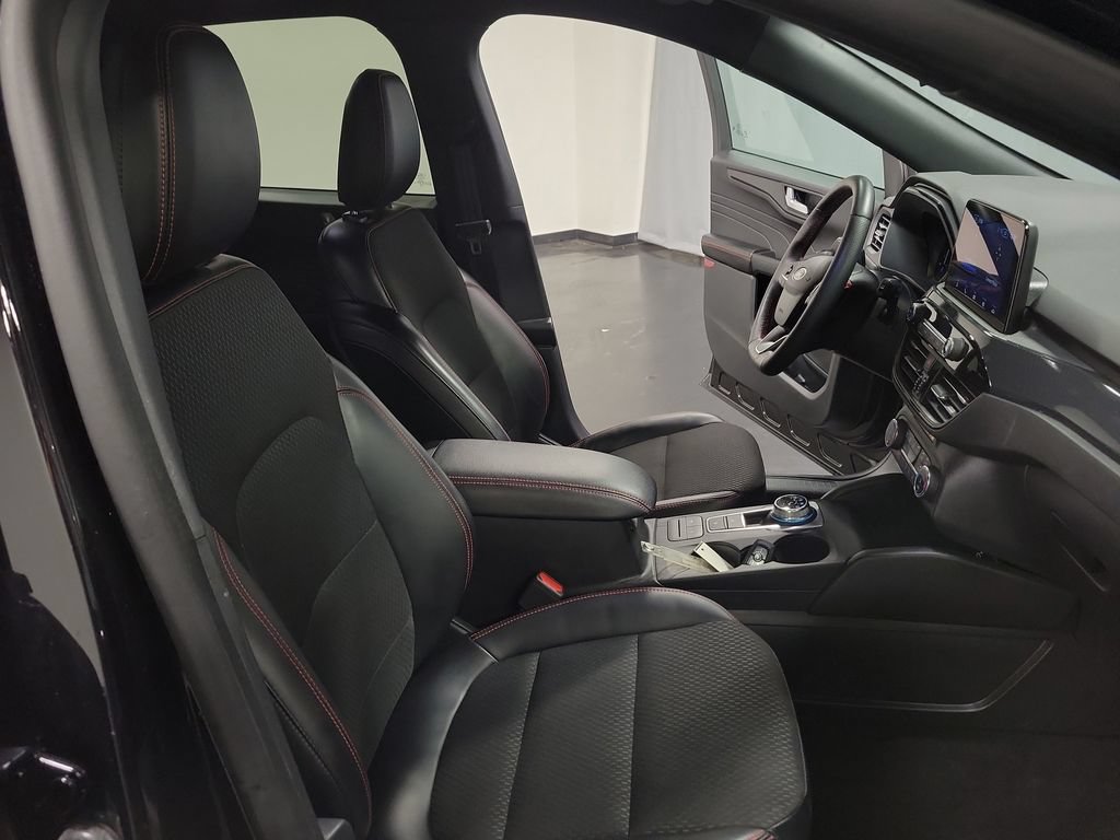 Used 2025 Ford Escape ST-Line Select AWD/4WD image 22