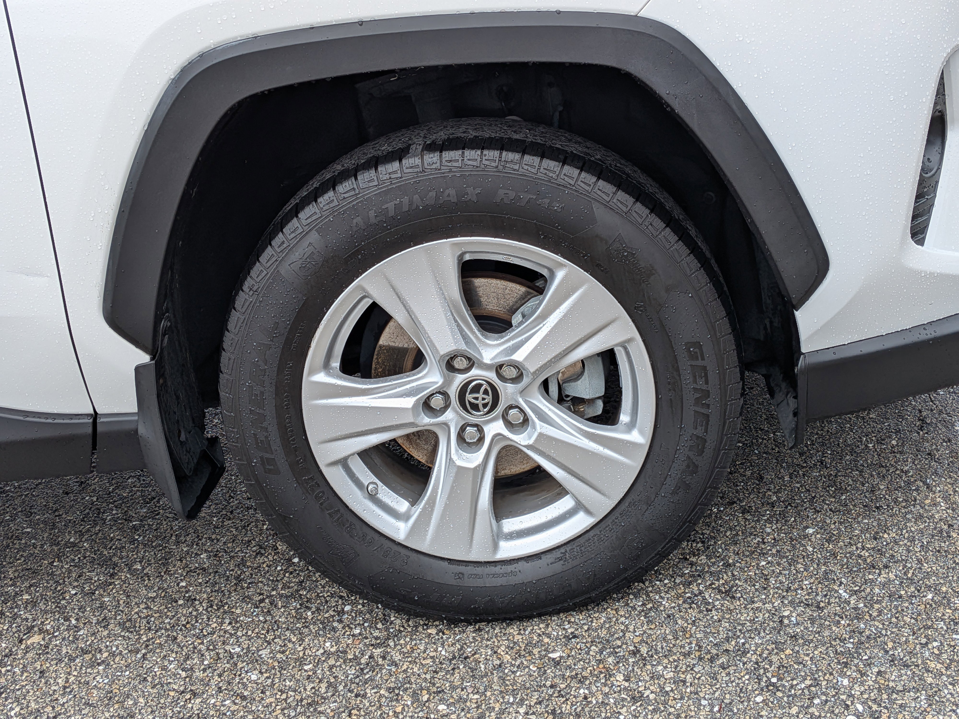 Used 2019 Toyota RAV4 XLE w/ Convenience Package image 11