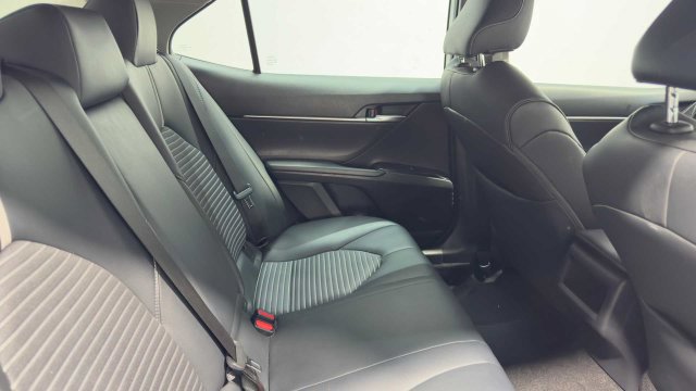 Used 2019 Toyota Camry SE w/ Convenience Package FWD image 14