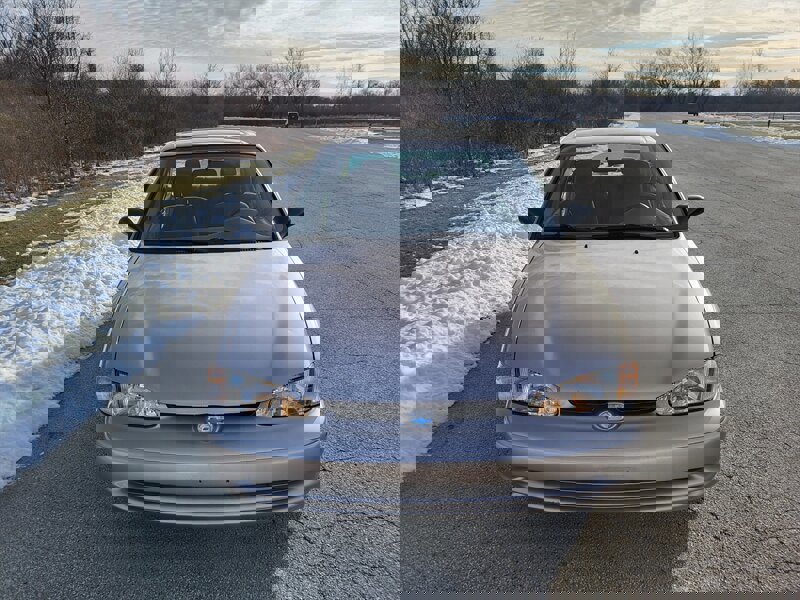 Used 2002 Chevrolet Prizm LSi image 3