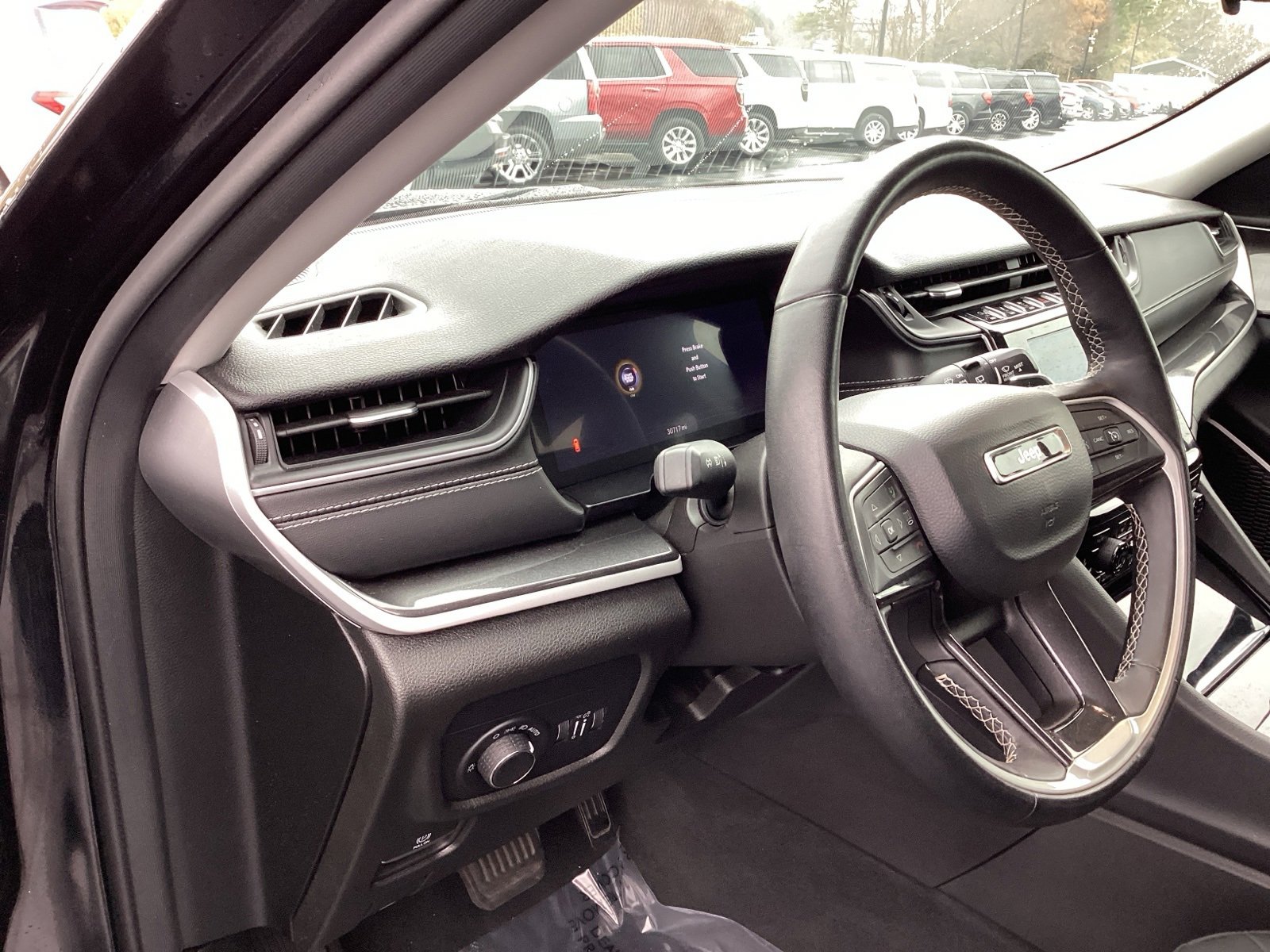 Used 2022 Jeep Grand Cherokee L Laredo w/ Luxury Tech Group I image 9