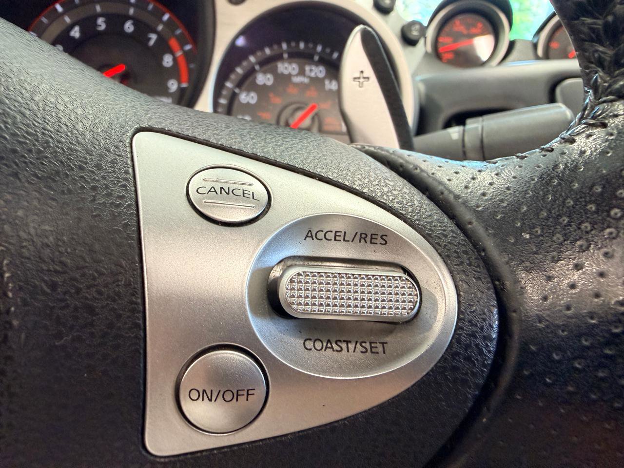 Used 2010 Nissan 370Z Touring RWD image 37