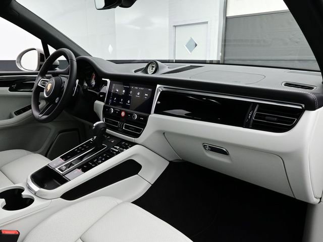 New 2026 Porsche Macan GTS AWD/4WD image 19