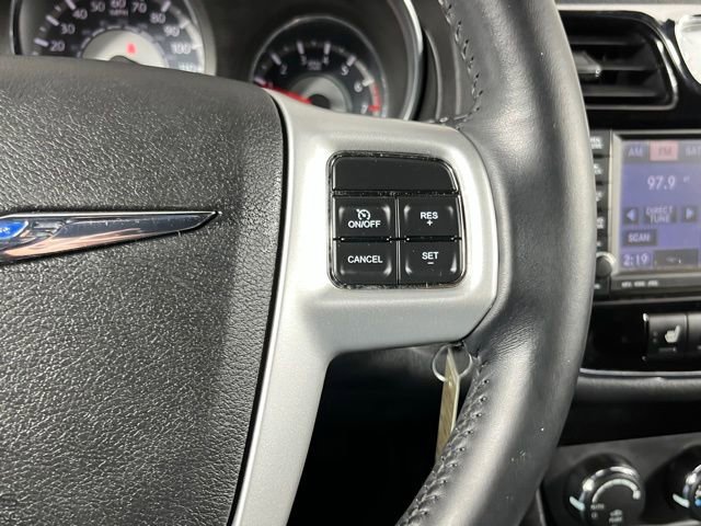 Used 2013 Chrysler 200 Limited image 12