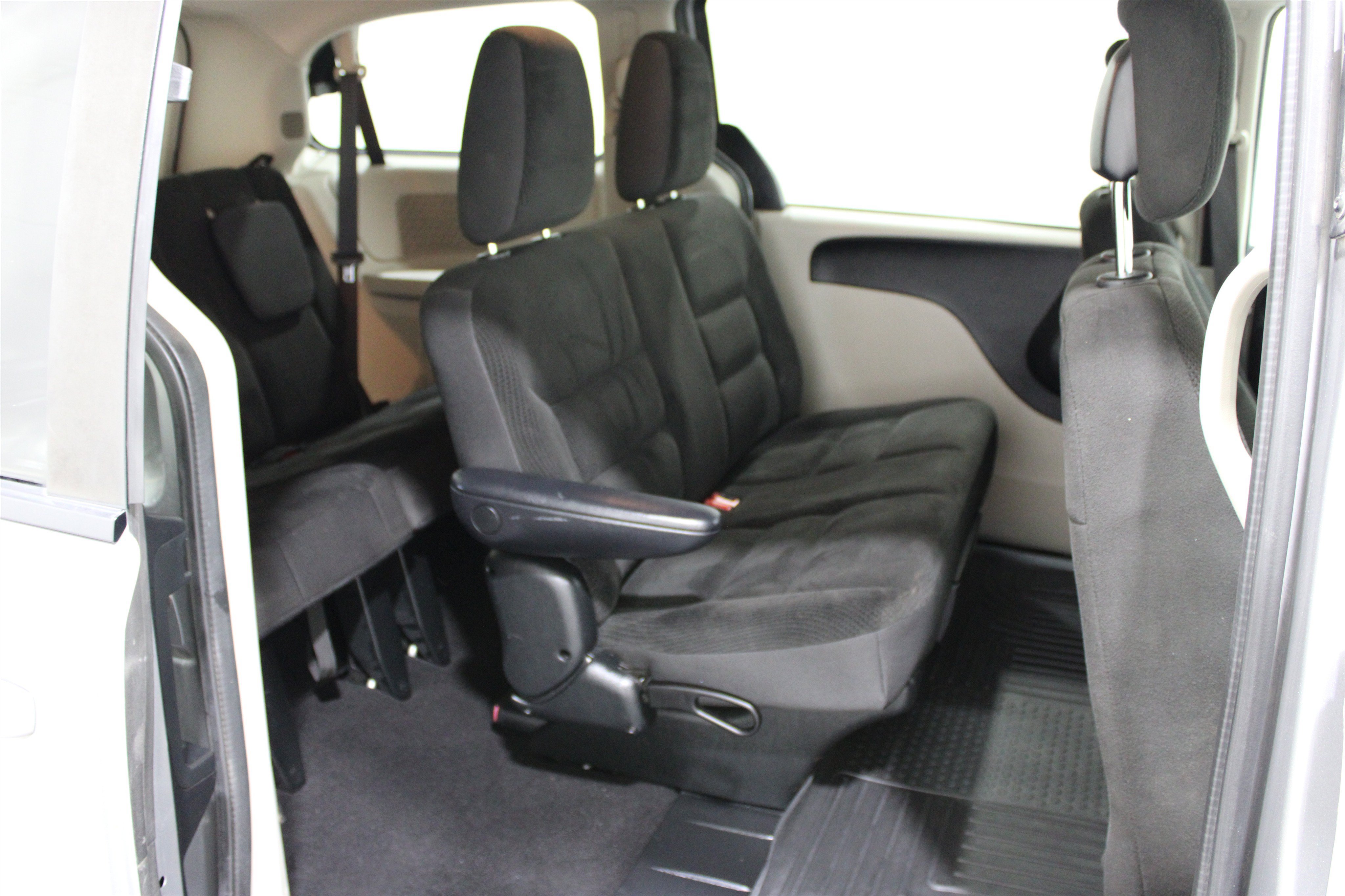 Used 2017 Dodge Grand Caravan SE w/ Power Window Group FWD image 21