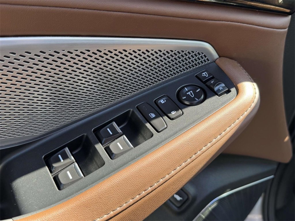 Certified 2024 Acura MDX SH-AWD w/ Technology Package image 16