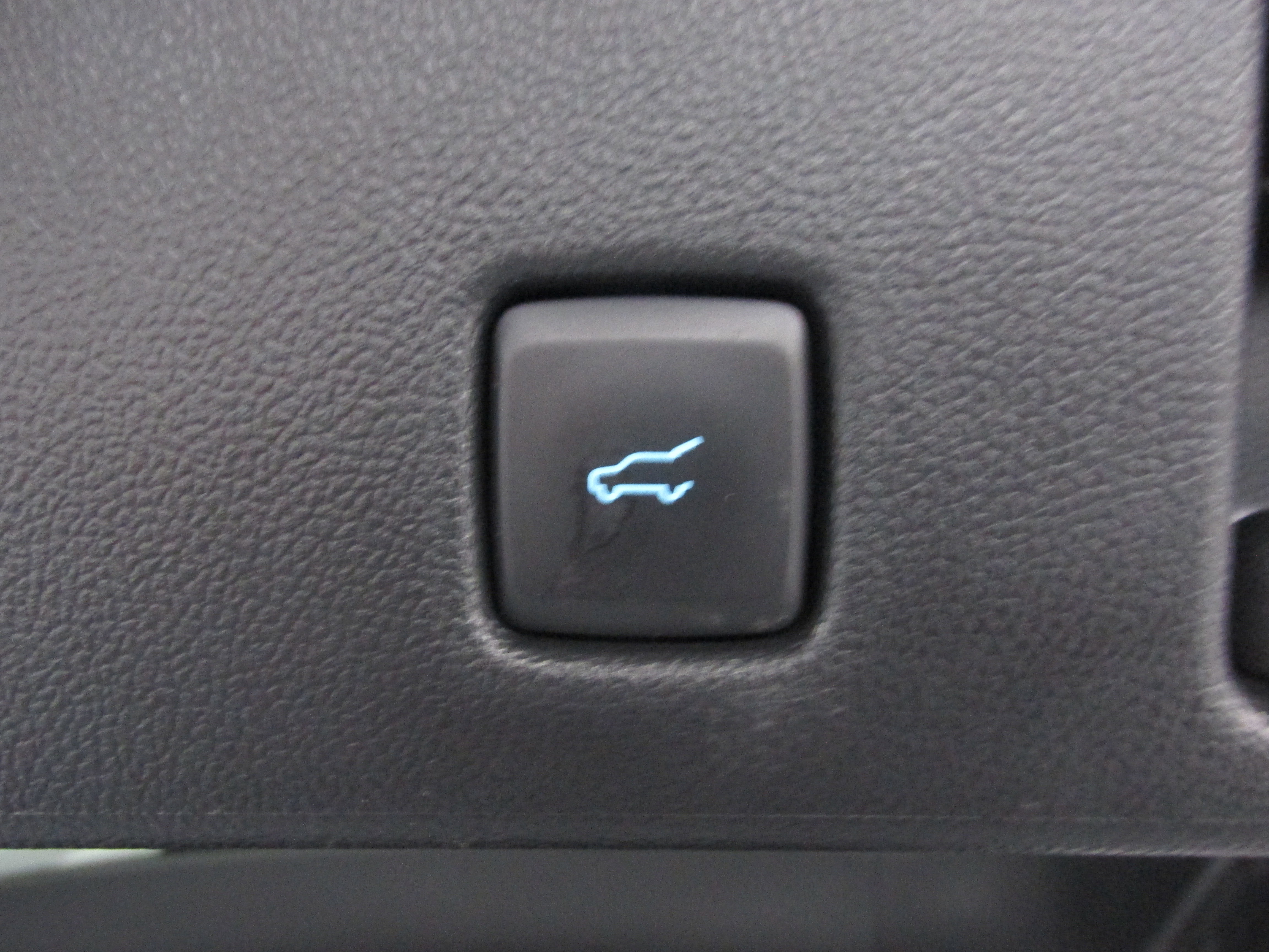 Used 2022 Ford Escape SEL w/ SEL Stealth AWD Package image 23