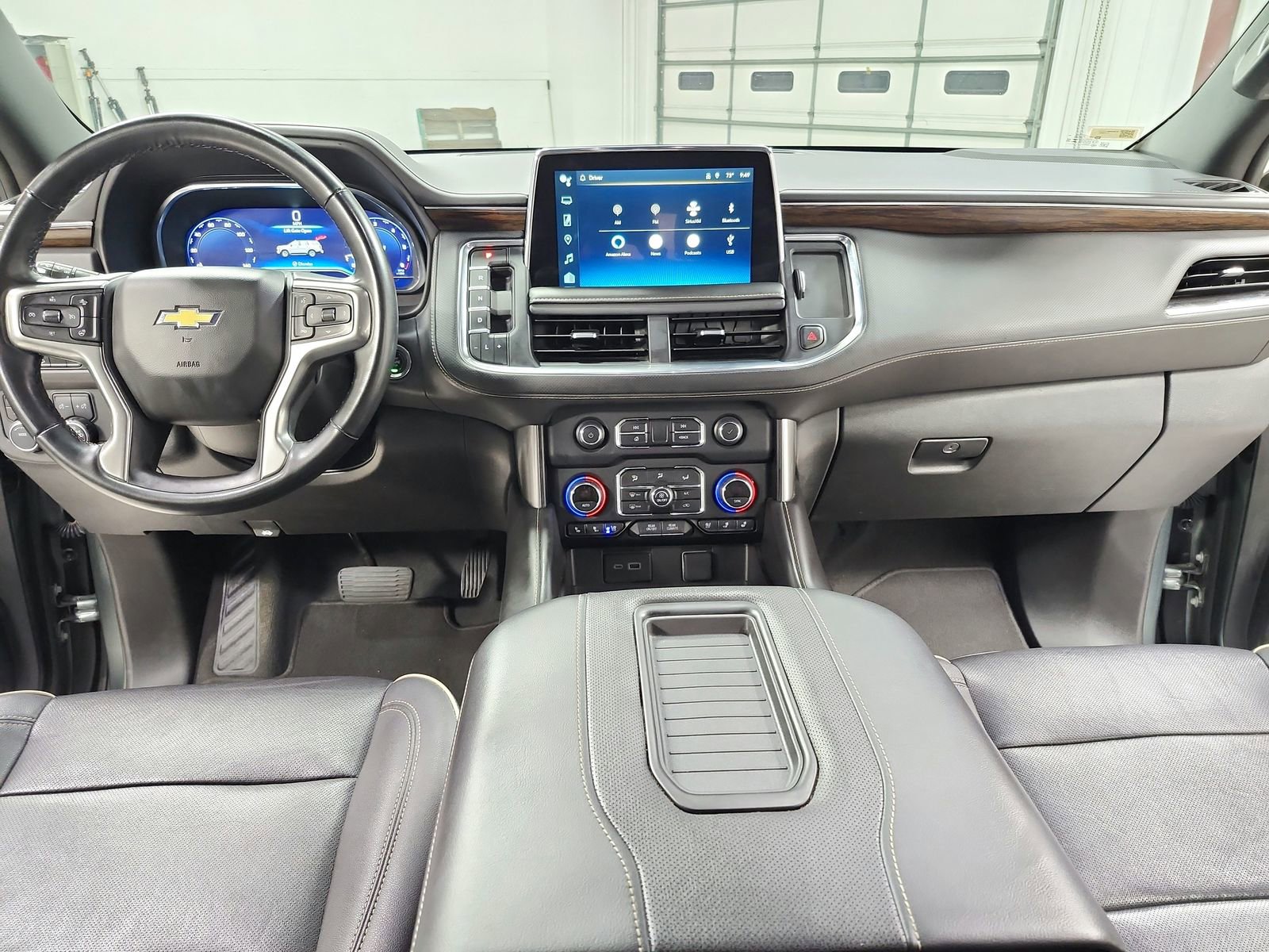 Used 2023 Chevrolet Suburban Premier AWD/4WD image 26