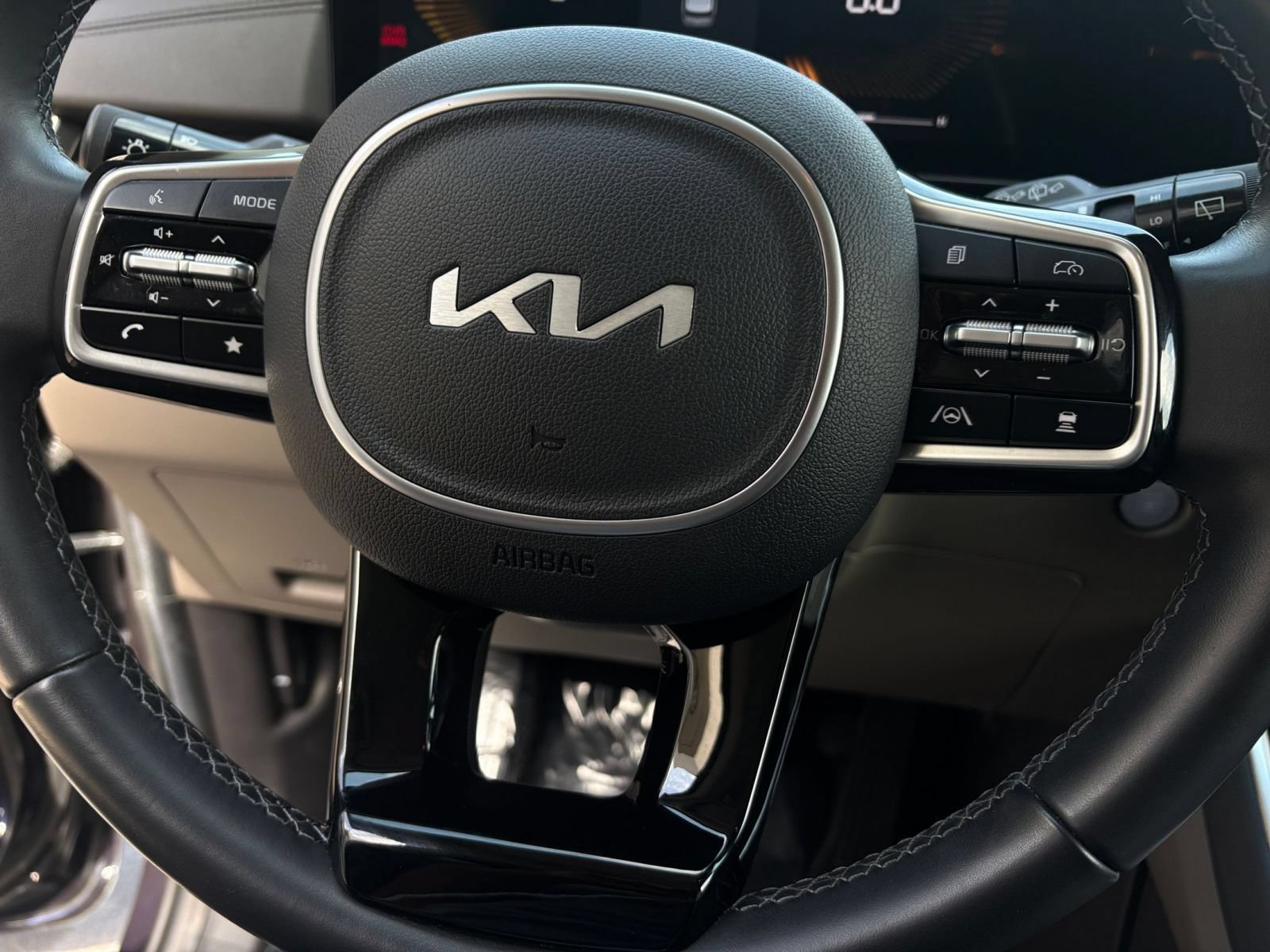 Used 2026 Kia Carnival FWD image 29