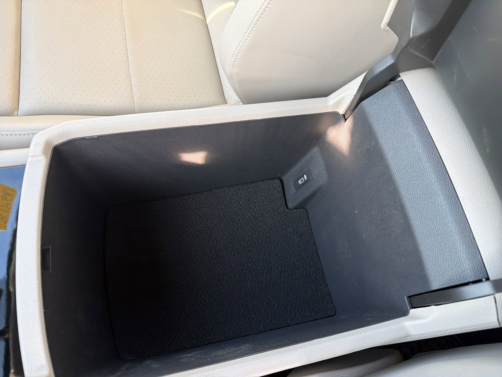 Used 2022 Volkswagen Atlas SE w/ Black Wheel Package image 17