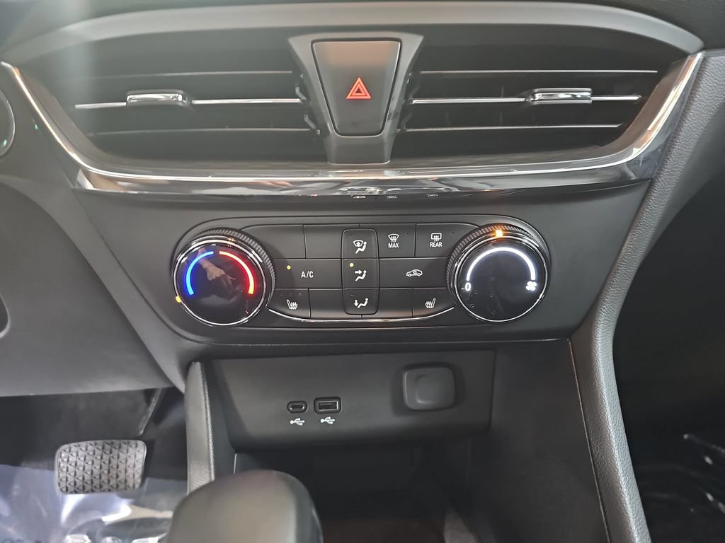 Certified 2025 Buick Encore GX Preferred w/ Comfort Package FWD image 25