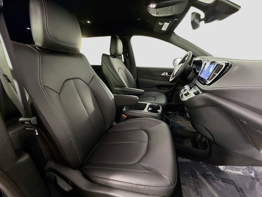 New 2026 Chrysler Pacifica Select image 23