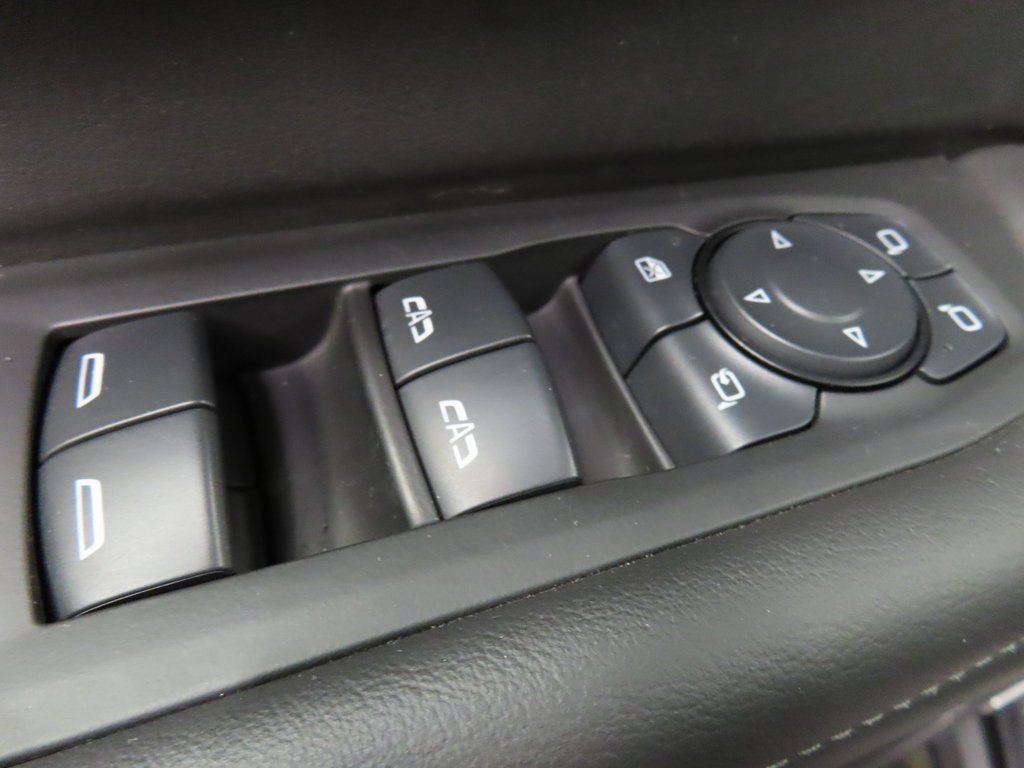 Used 2025 Chevrolet Suburban Z71 w/ Z71 Off-Road Package AWD/4WD image 68