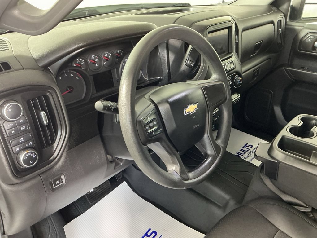 Used 2020 Chevrolet Silverado 1500 Custom w/ Custom Max Trailering Package AWD/4WD image 10