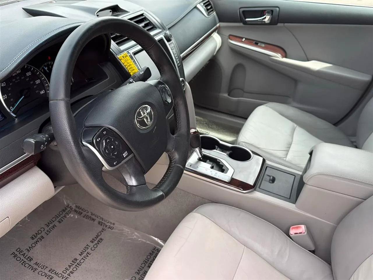 Used 2012 Toyota Camry XLE FWD image 32