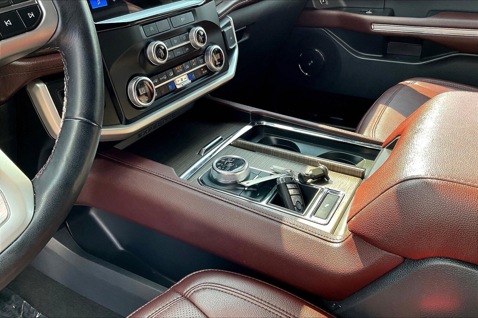 Used 2024 Ford Expedition Max Limited image 16