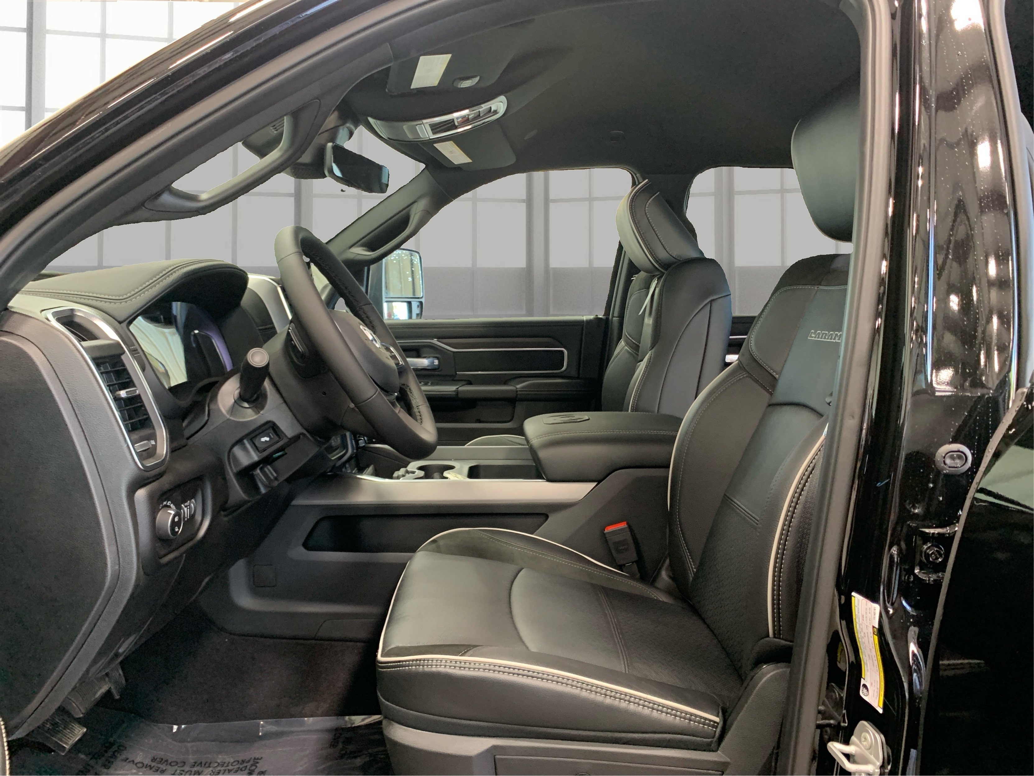 New 2026 RAM 2500 Laramie AWD/4WD image 9