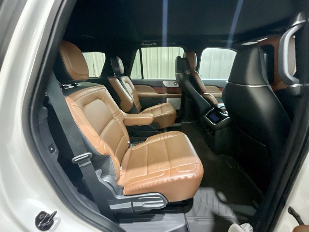 Used 2024 Lincoln Navigator Reserve AWD/4WD image 17