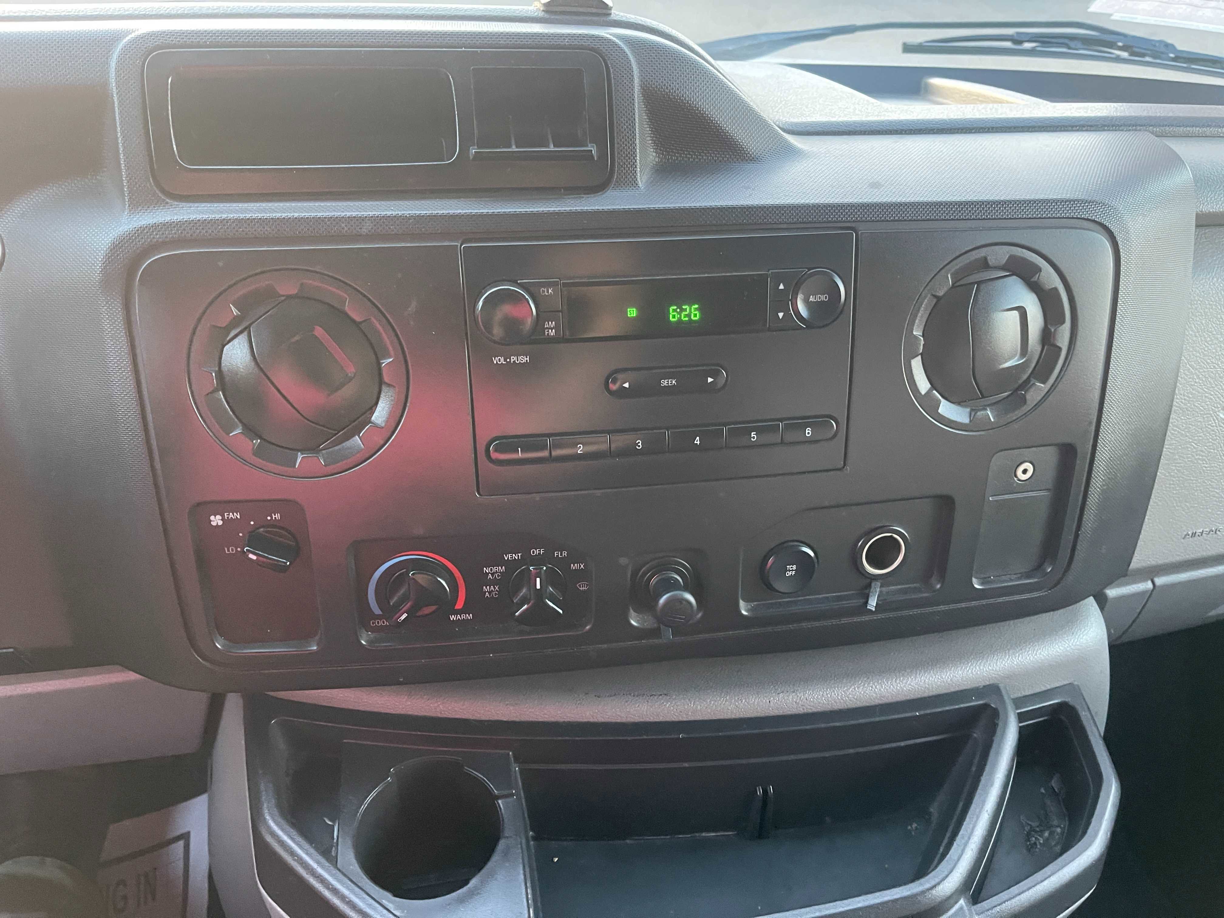 Used 2013 Ford E-150 and Econoline 150 image 21