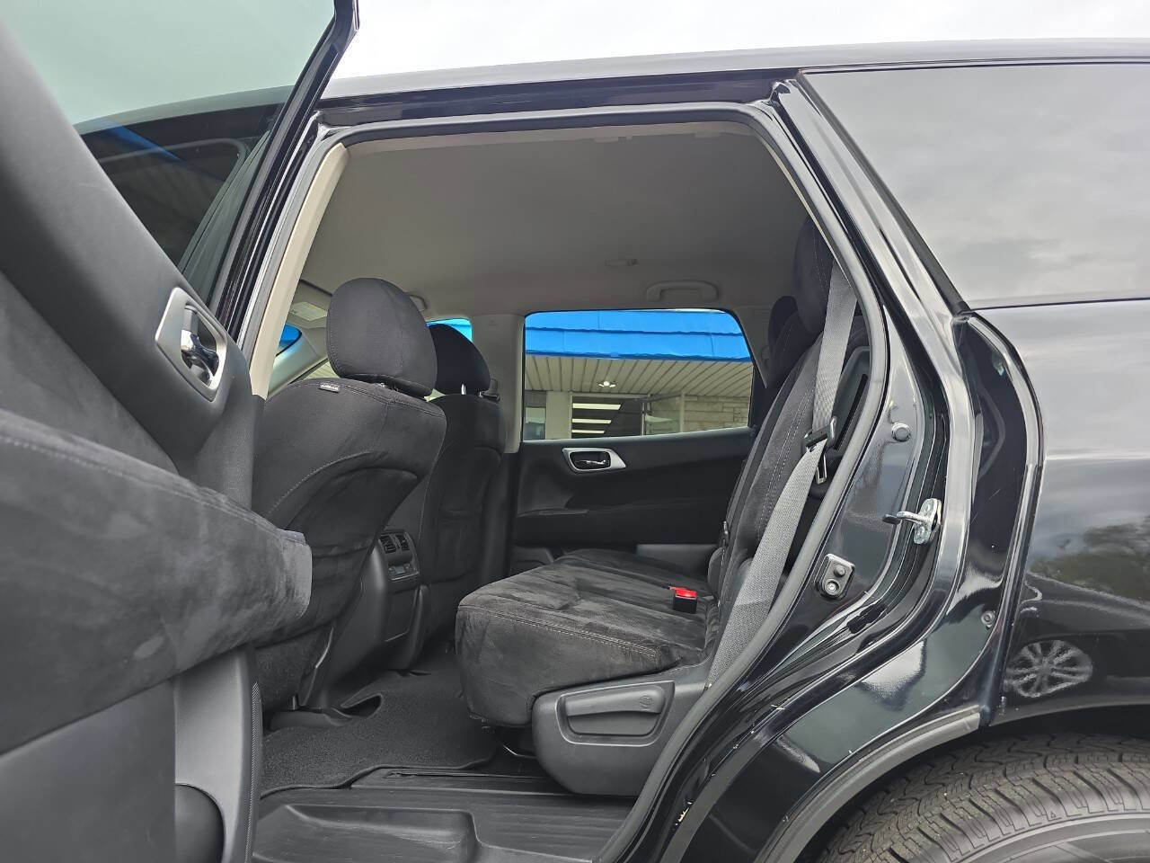 Used 2014 Nissan Pathfinder S AWD/4WD image 11