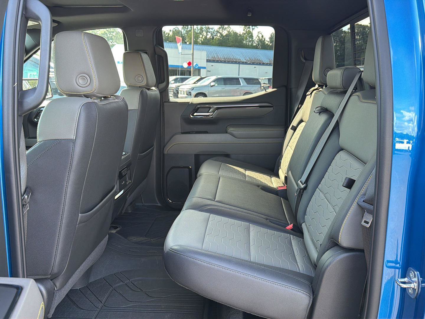 Used 2022 Chevrolet Silverado 1500 ZR2 w/ Technology Package AWD/4WD image 11