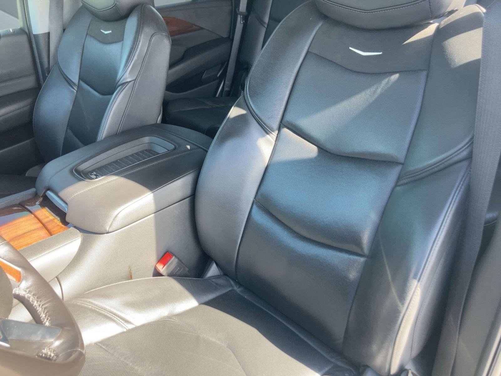 Used 2019 Cadillac Escalade Premium Luxury image 22