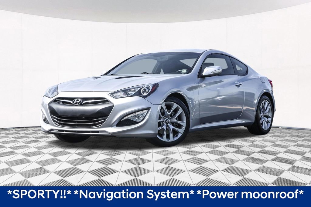 Used 2013 Hyundai Genesis 3.8 RWD image 2