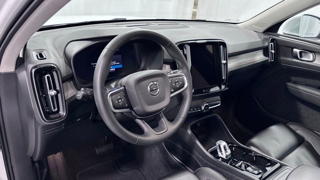 Certified 2023 Volvo XC40 B5 Plus w/ Climate Package AWD/4WD image 10