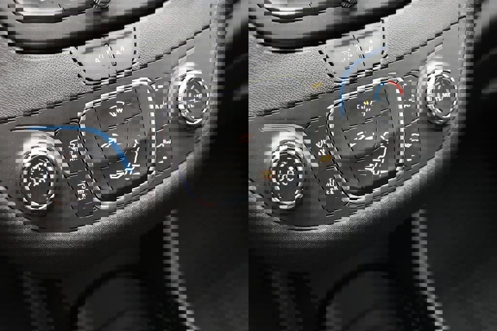 Used 2023 Chevrolet Malibu LS image 22