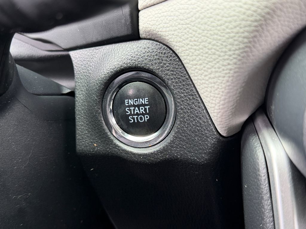 Used 2024 Toyota RAV4 XLE Premium AWD/4WD image 31