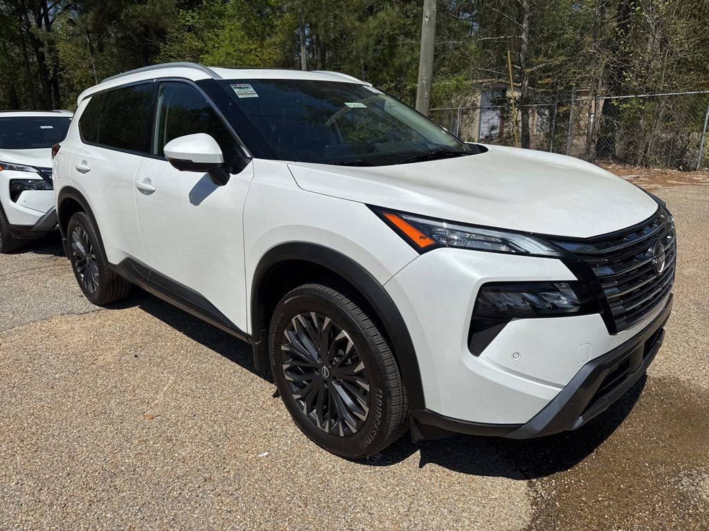 Used 2025 Nissan Rogue SL w/ Tech Package image 2