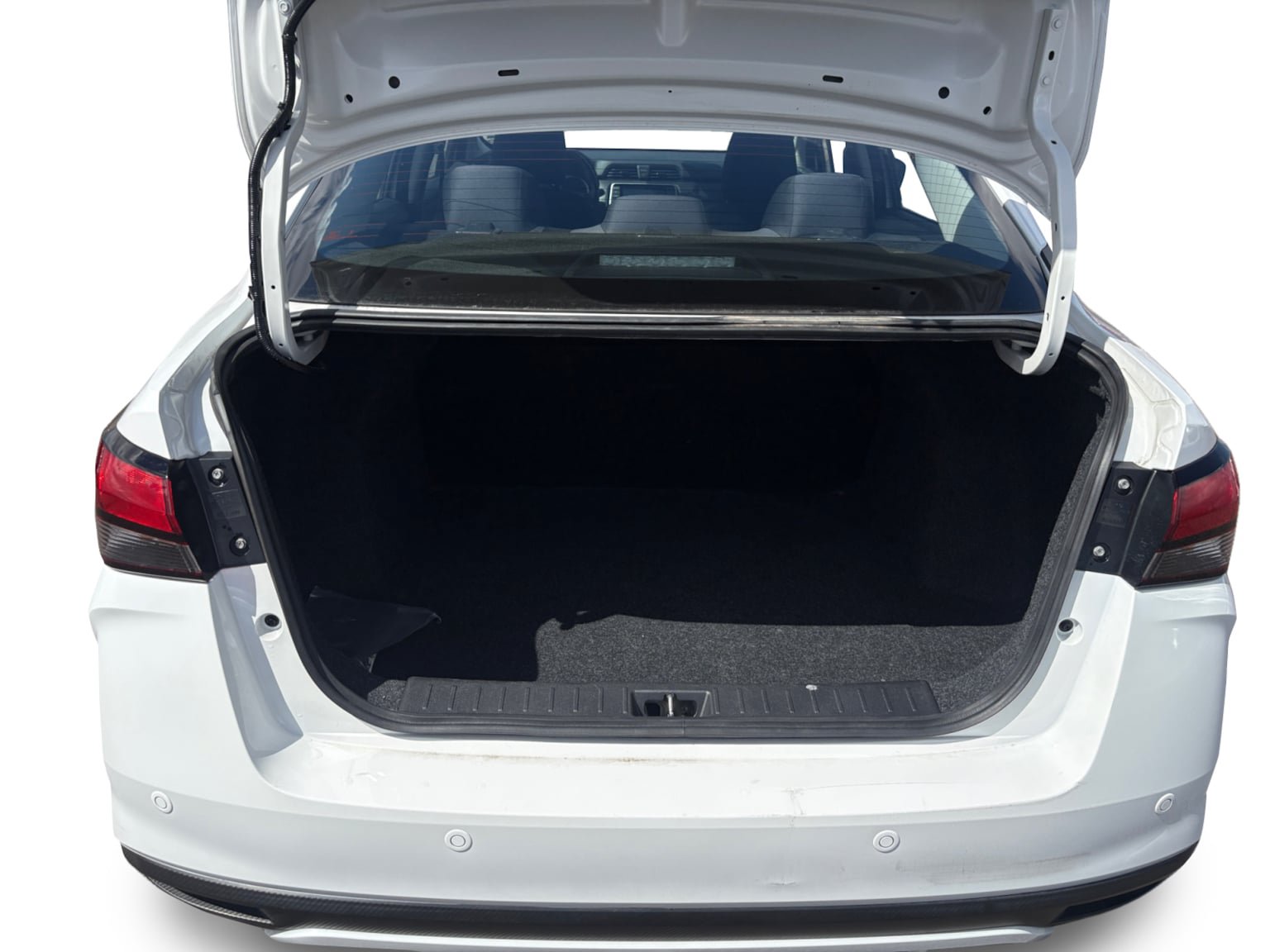 Used 2025 Nissan Versa S FWD image 19
