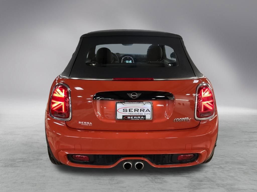 Used 2021 MINI Cooper S w/ Driver Assistance Package image 4